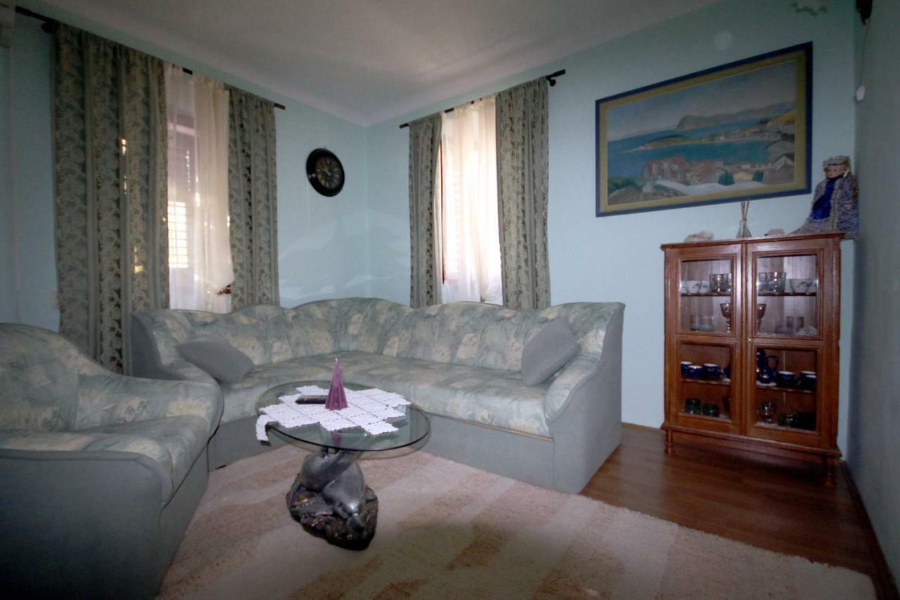 Apartment Lorna & Igor Zuvic Omisalj Ngoại thất bức ảnh